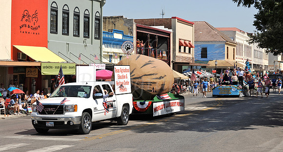 World's Largest Pecan